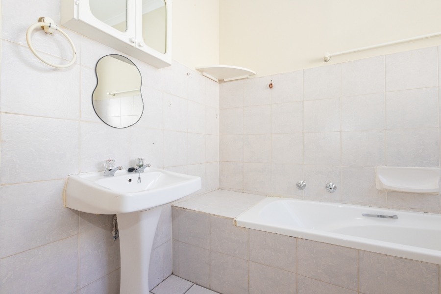 2 Bedroom Property for Sale in Protea Village Western Cape